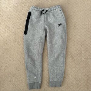 Nike Kids' Gray Nike Tech jogger Pants Size Medium